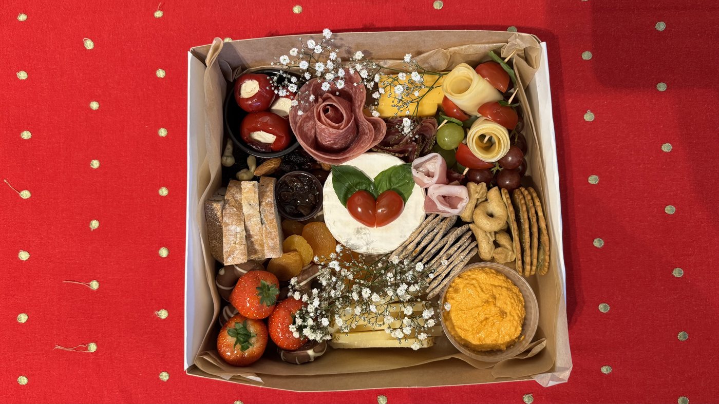 A seasonal Elhils grazing box with festive styling